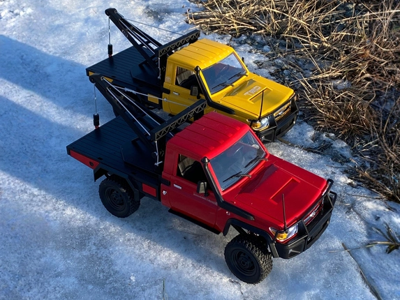RC auto Land Cruiser Toyota s navijákem